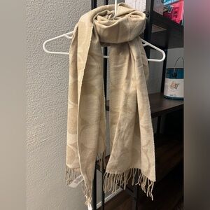 Coach signature c muffler reversible scarf